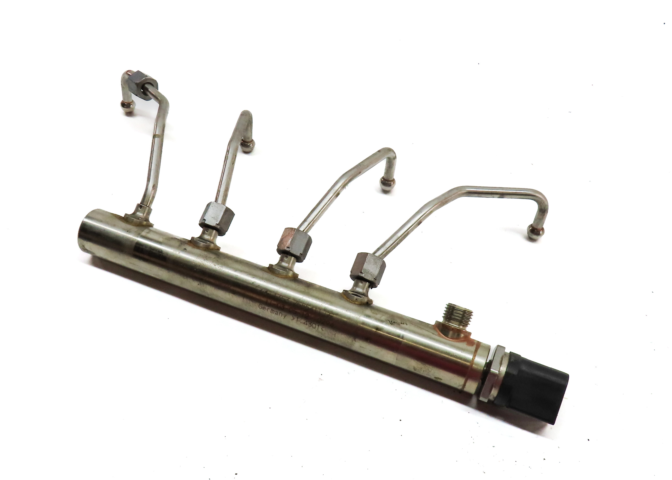 2017 BMW X3 (F25) 2.0L (N20) ENGINE FUEL RAIL w/ PRESSURE SENSOR & LINES — exact item pictured